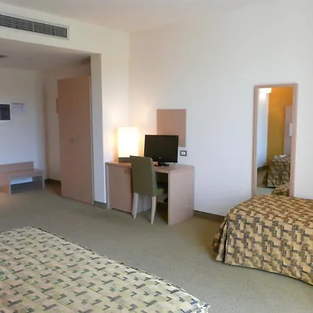 Hotel Castelmartini Wellness&business 3*